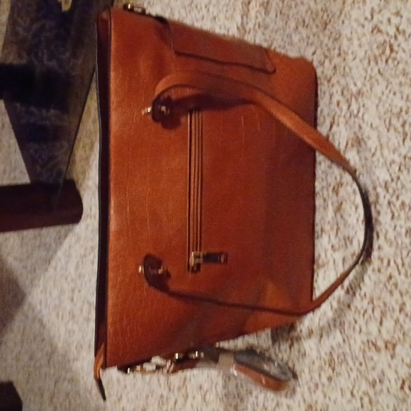 Oloey - Picture 3 of 7